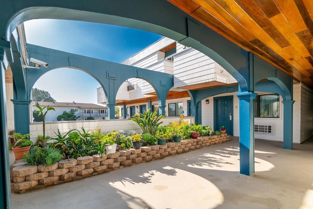 Art Hotel לגונה ביץ' מראה חיצוני תמונה